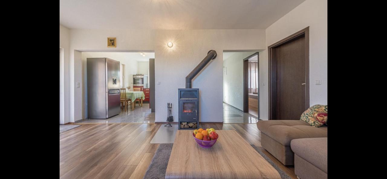 Aurum Luxury Apartments Vir Dış mekan fotoğraf